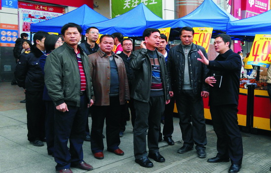 南寧青秀區(qū)區(qū)委常委、組織部部長 梁國祿 考察仙葫店